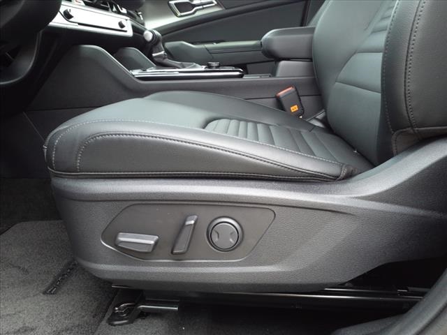 Vehicle image 12 of 31