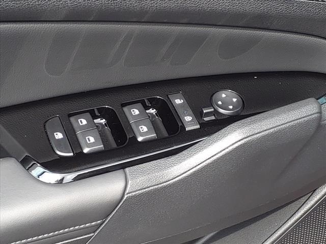 Vehicle image 11 of 31