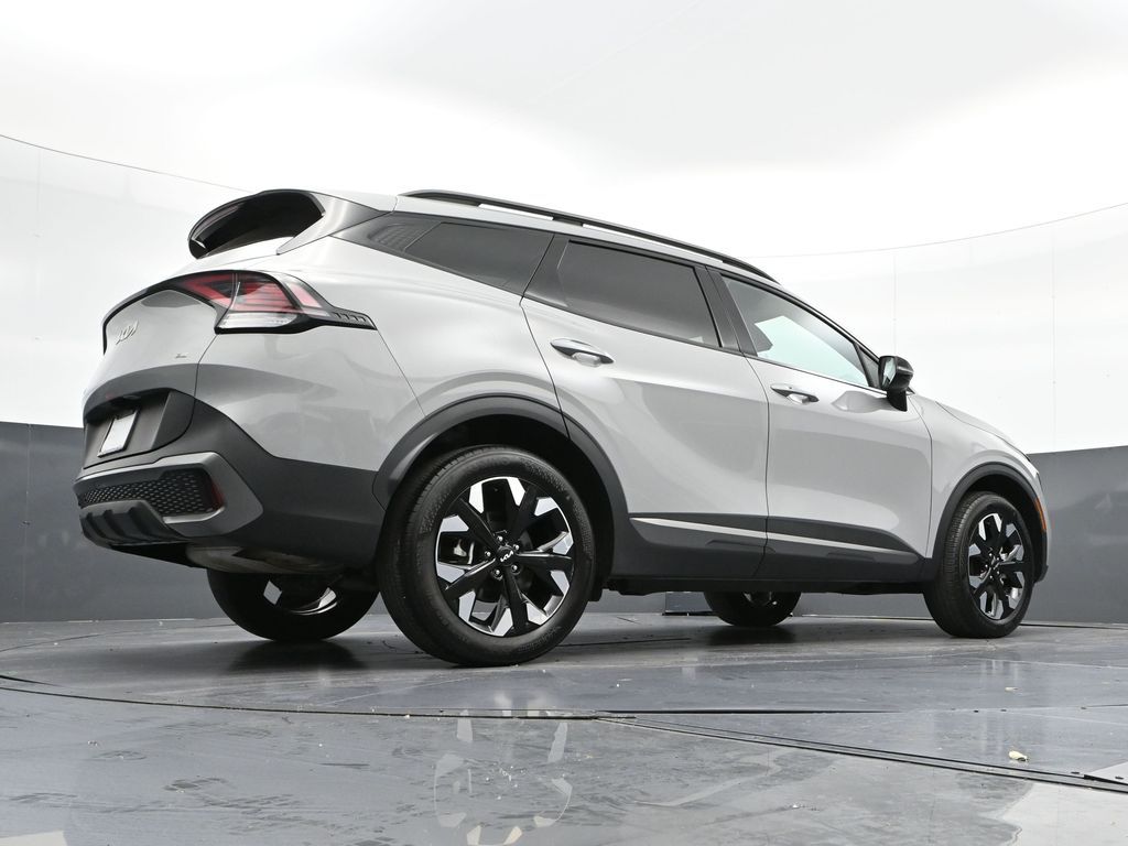 Vehicle image 15 of 32