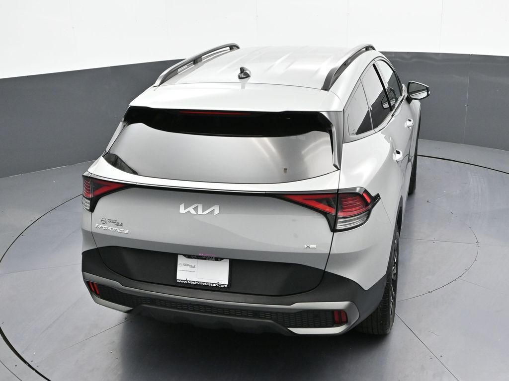 Vehicle image 12 of 32