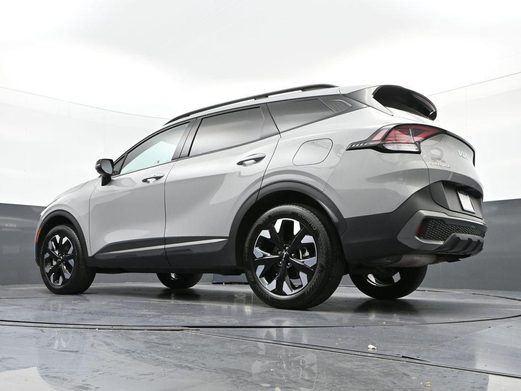 Vehicle image 24 of 32