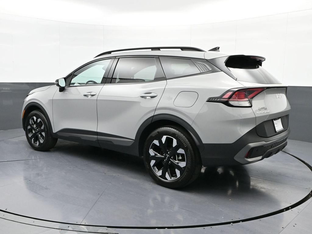 Vehicle image 23 of 32