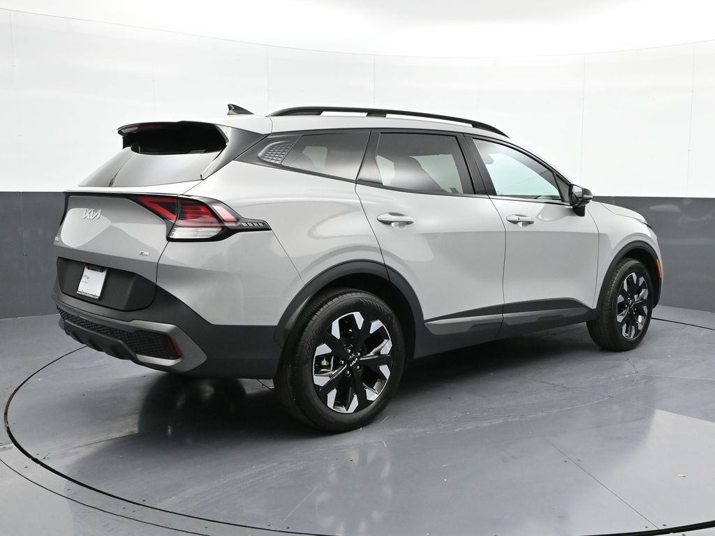 Vehicle image 17 of 32