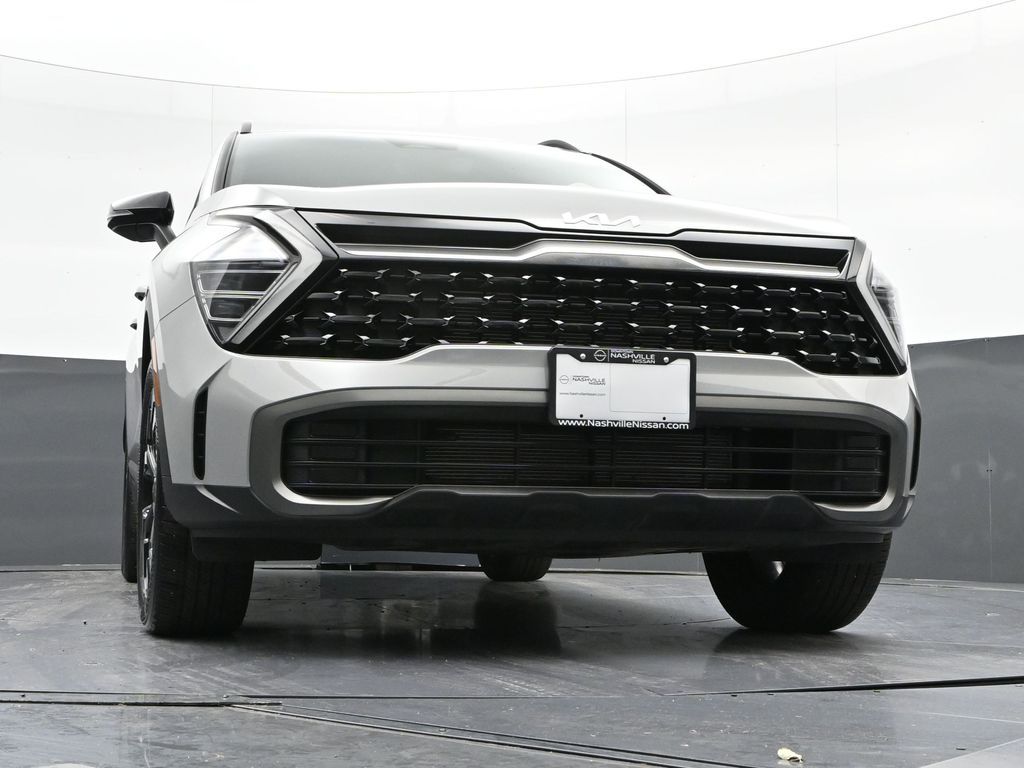 Vehicle image 6 of 32