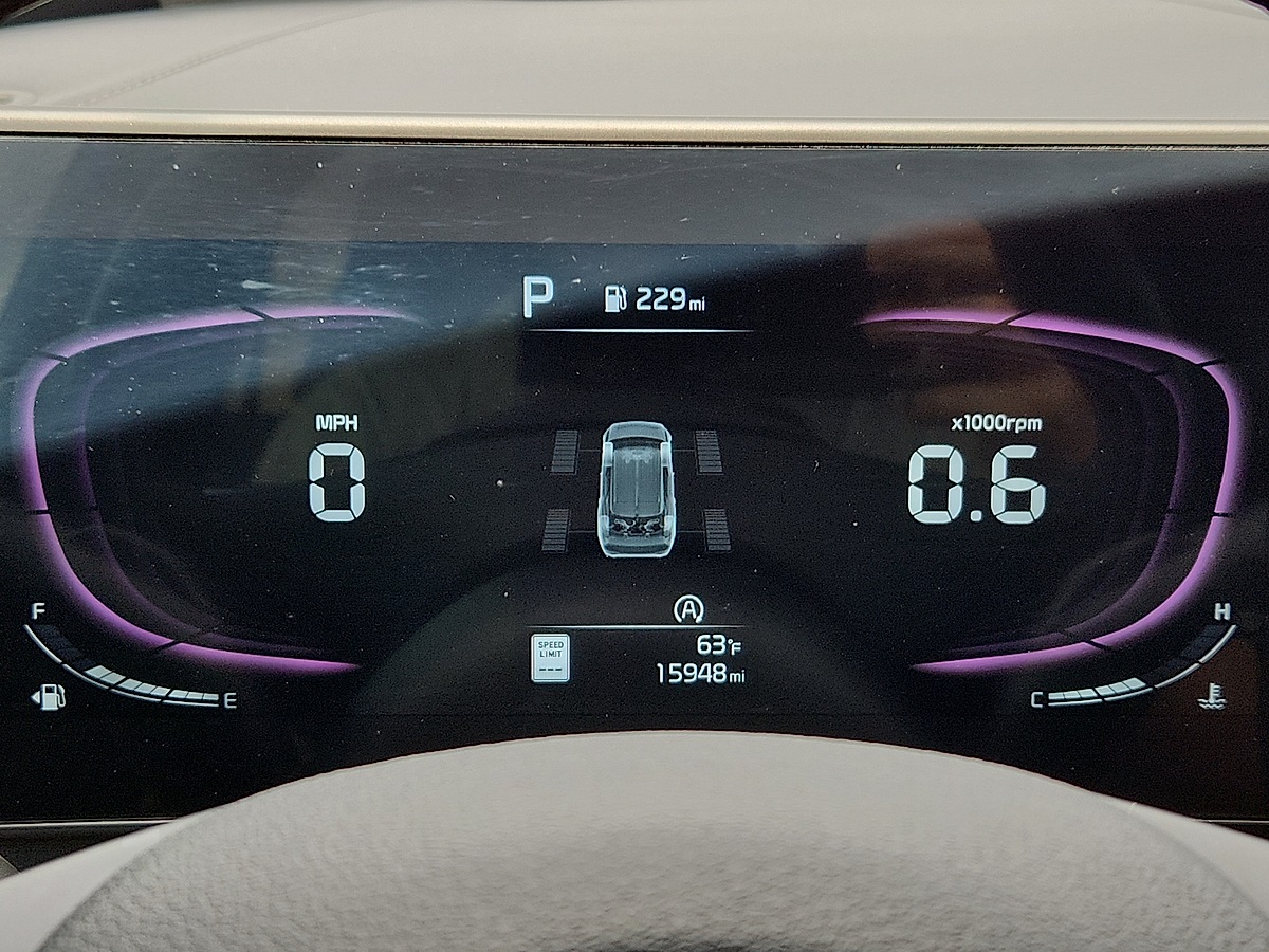 Vehicle image 9 of 12
