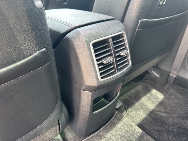 Vehicle image 18 of 31