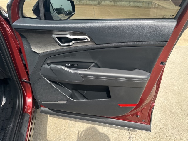 Vehicle image 24 of 31