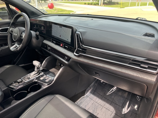 Vehicle image 23 of 31