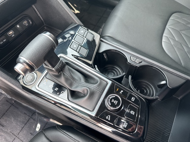 Vehicle image 14 of 31