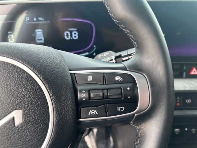 Vehicle image 9 of 31