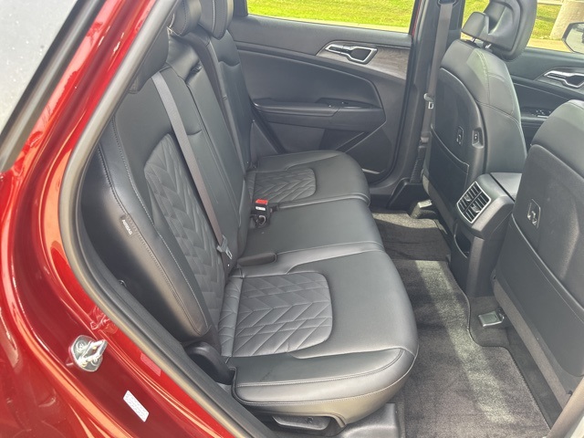 Vehicle image 20 of 31