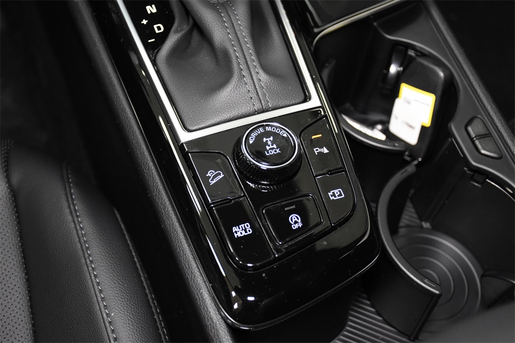 Vehicle image 28 of 32