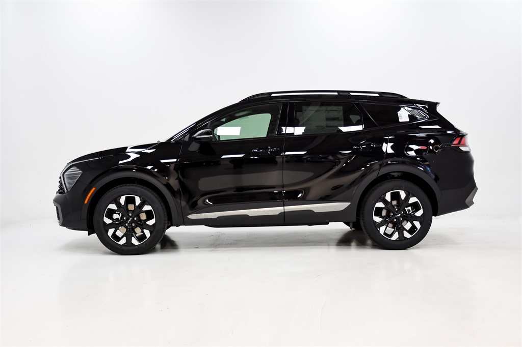 Vehicle image 8 of 32