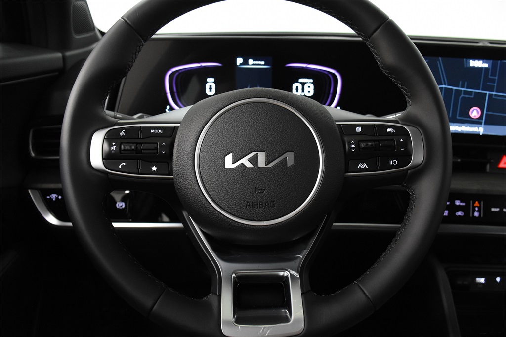 Vehicle image 16 of 32