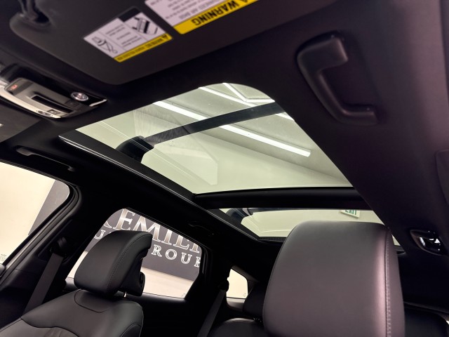 Vehicle image 12 of 19