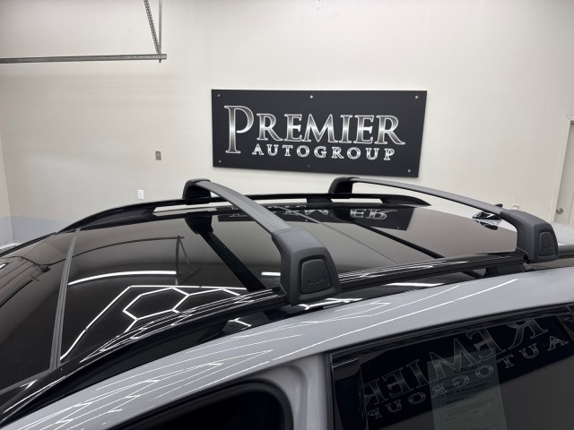 Vehicle image 13 of 19