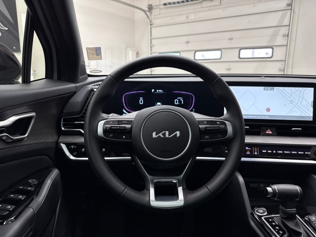 Vehicle image 11 of 19