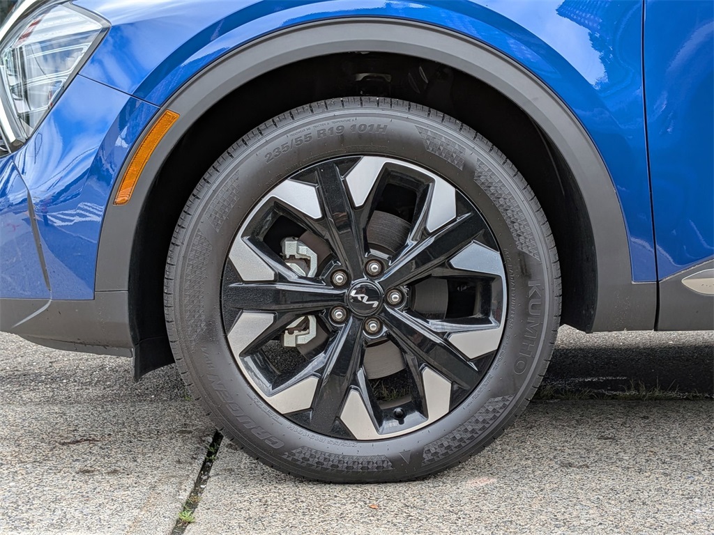 Vehicle image 11 of 30