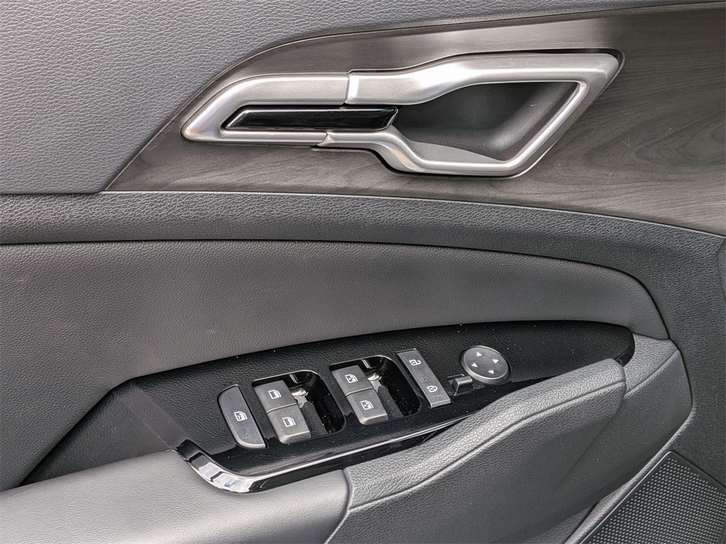 Vehicle image 26 of 30