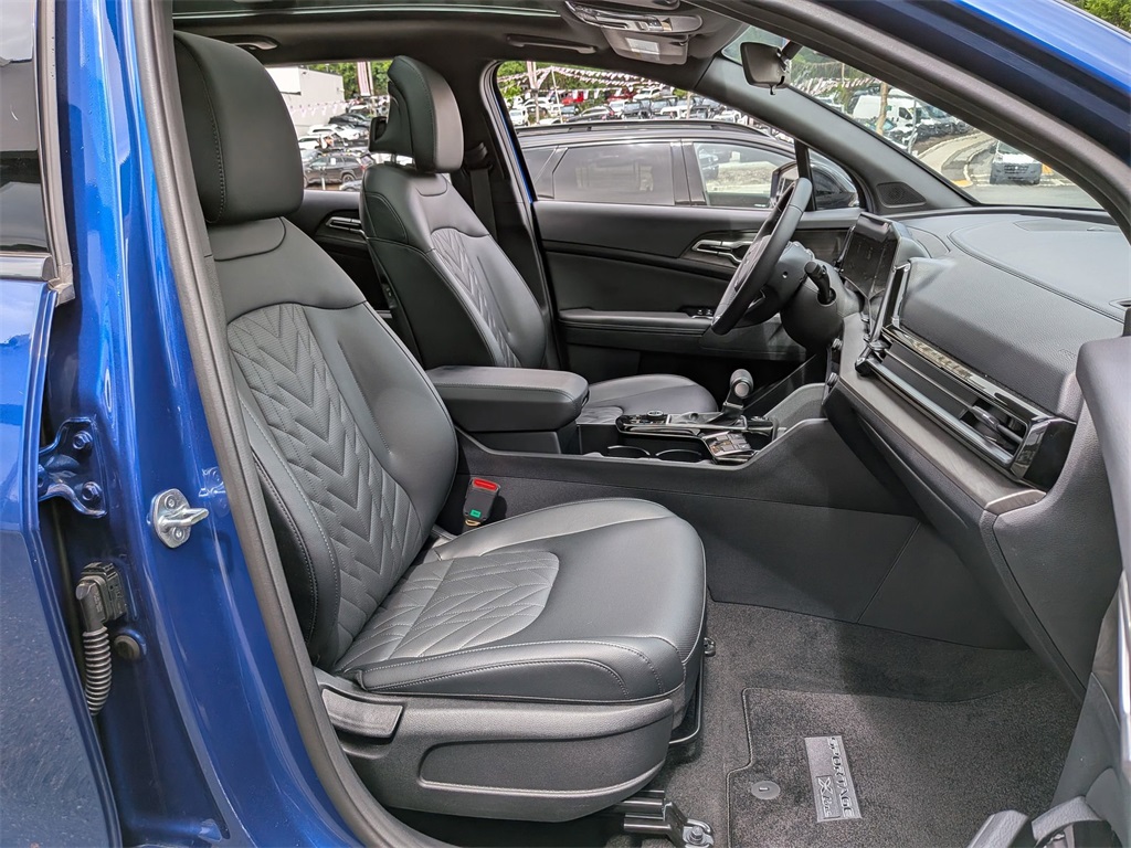 Vehicle image 14 of 30