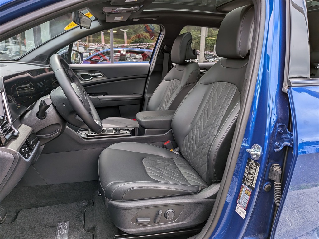 Vehicle image 16 of 30