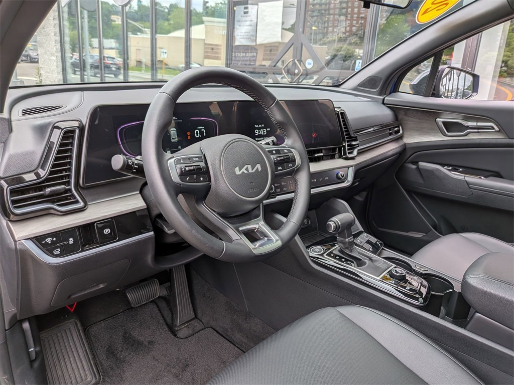 Vehicle image 17 of 30