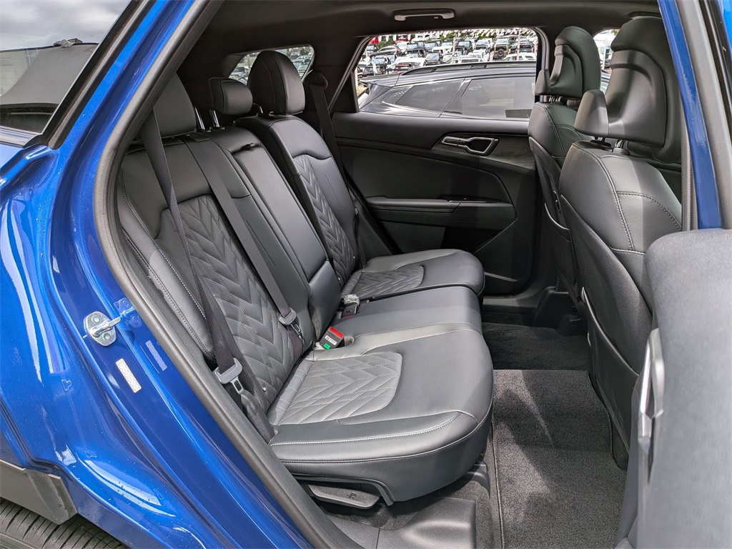 Vehicle image 13 of 30