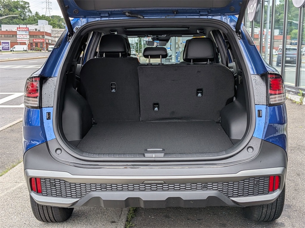 Vehicle image 12 of 30