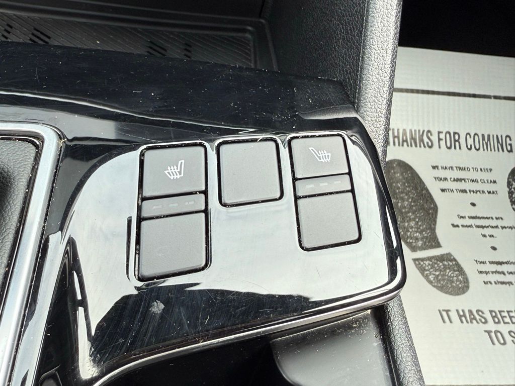 Vehicle image 24 of 29
