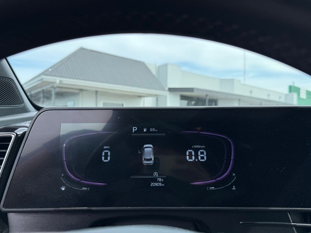 Vehicle image 14 of 29
