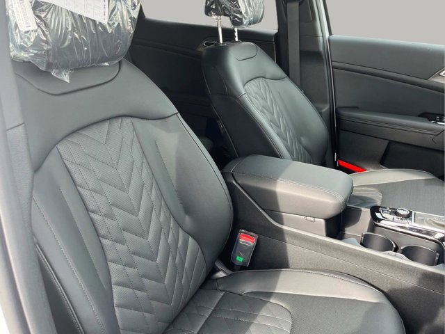 Vehicle image 22 of 34