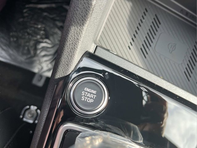 Vehicle image 32 of 34