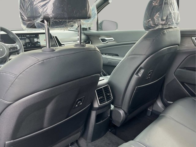 Vehicle image 18 of 34