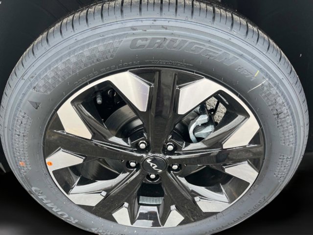 Vehicle image 11 of 34