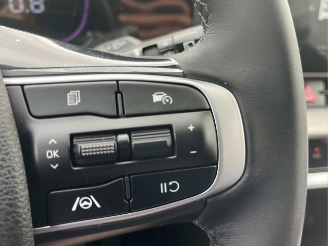 Vehicle image 28 of 34