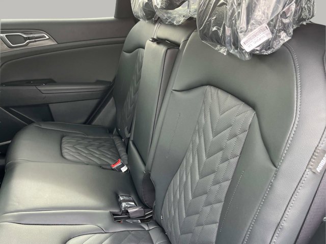 Vehicle image 19 of 34