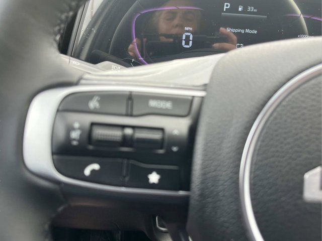 Vehicle image 27 of 34