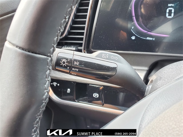 Vehicle image 24 of 30