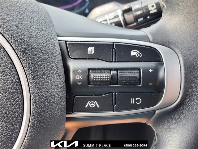 Vehicle image 25 of 30