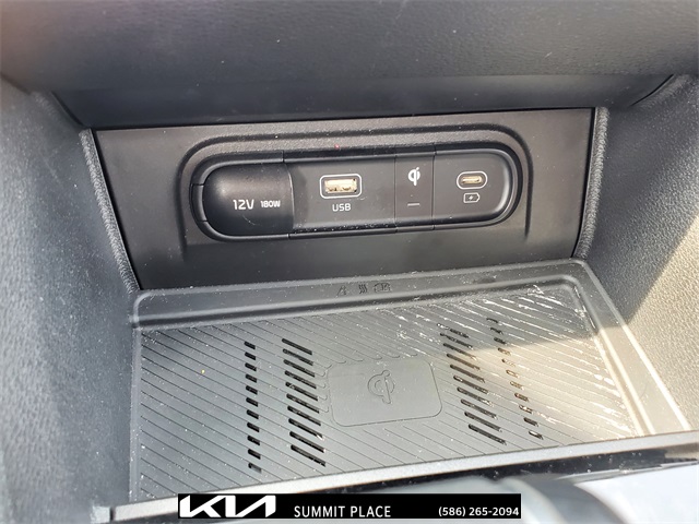 Vehicle image 28 of 30