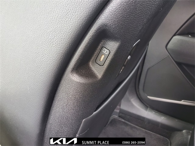 Vehicle image 29 of 30