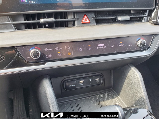 Vehicle image 8 of 30