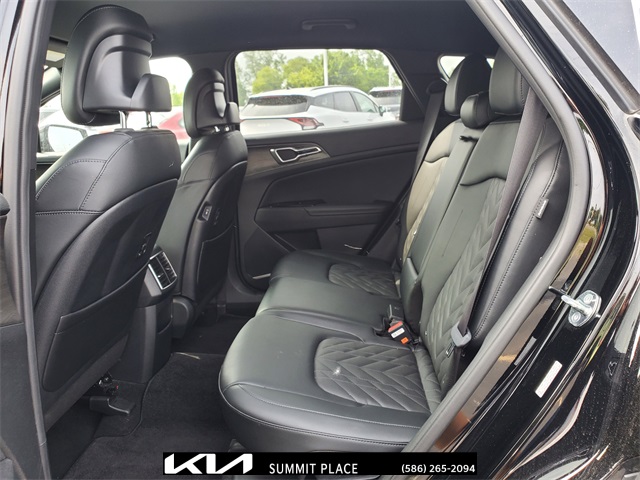 Vehicle image 10 of 30