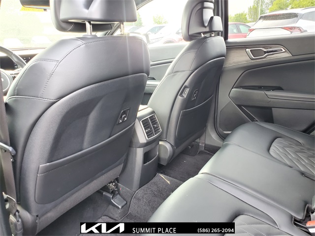Vehicle image 11 of 30