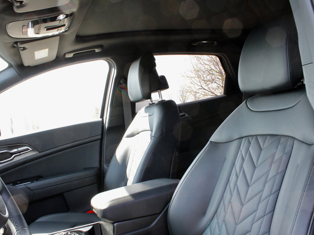 Vehicle image 15 of 22