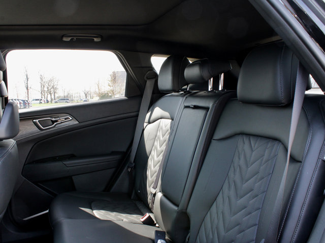 Vehicle image 11 of 22