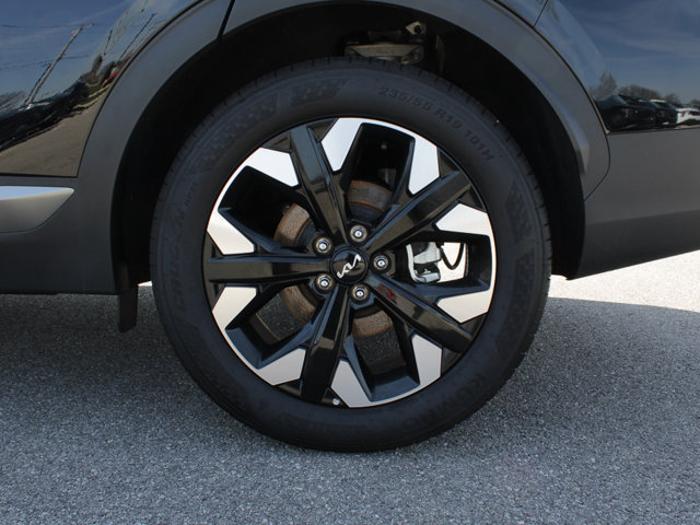 Vehicle image 9 of 22