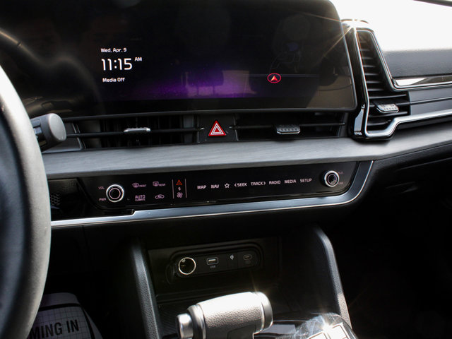 Vehicle image 18 of 22