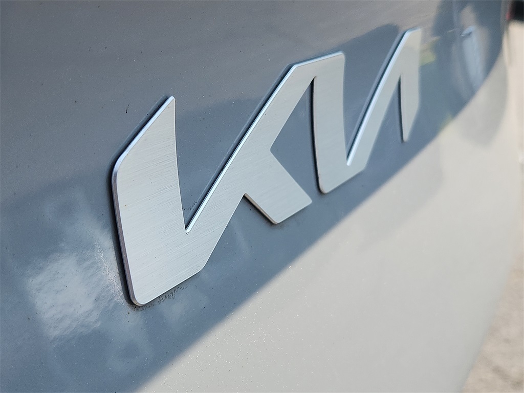 Vehicle image 29 of 31