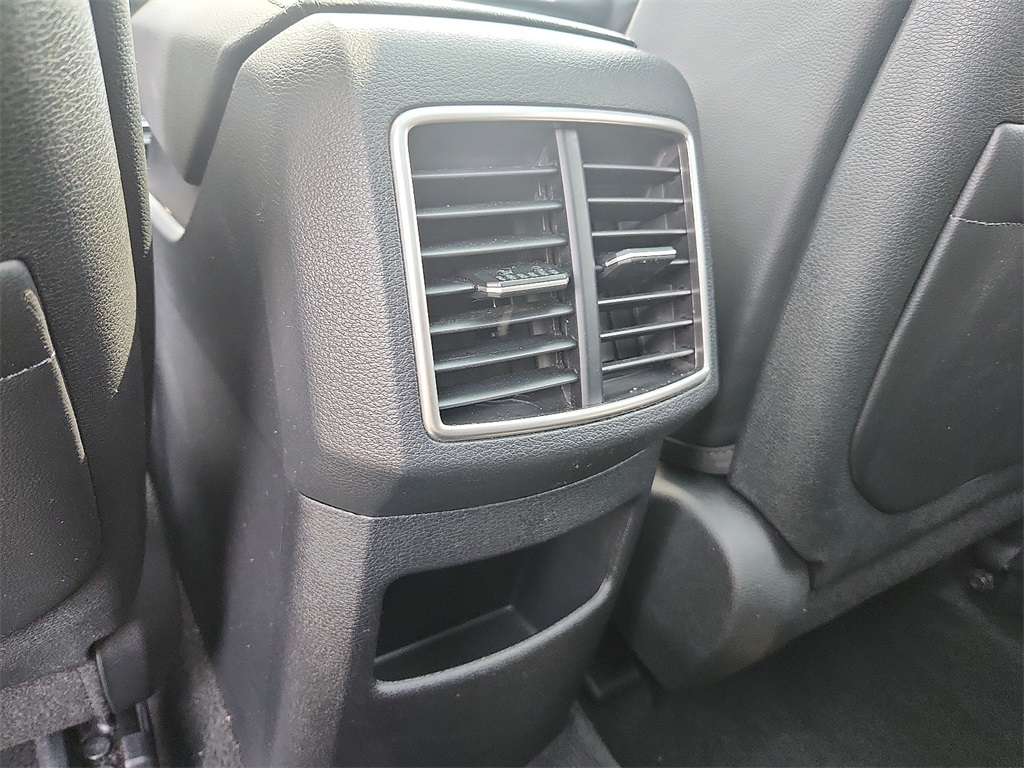 Vehicle image 23 of 31